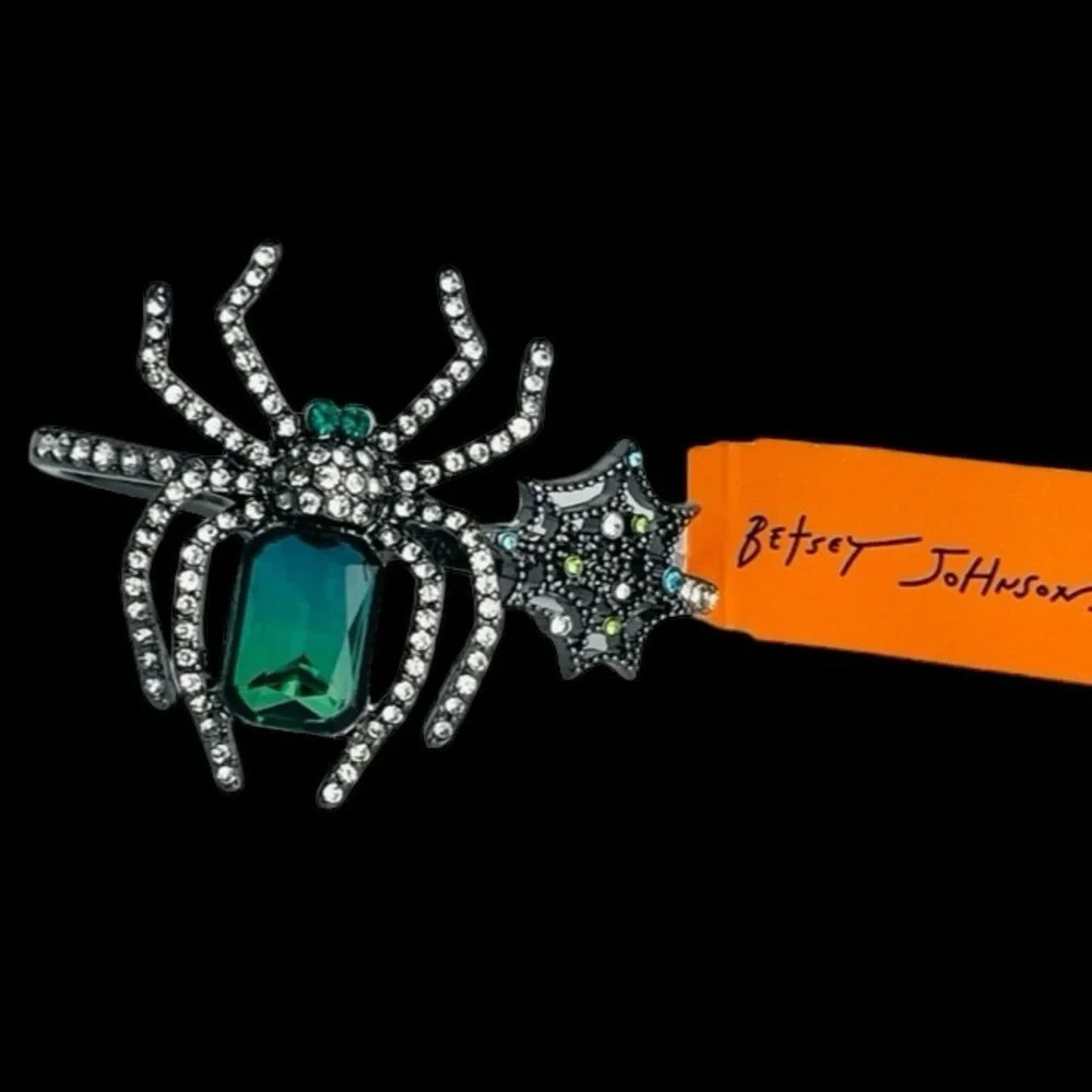 BETSEY JOHNSON Halloween Rich Witch Spider Hinged Bracelet Oversized Gem NEW NWT